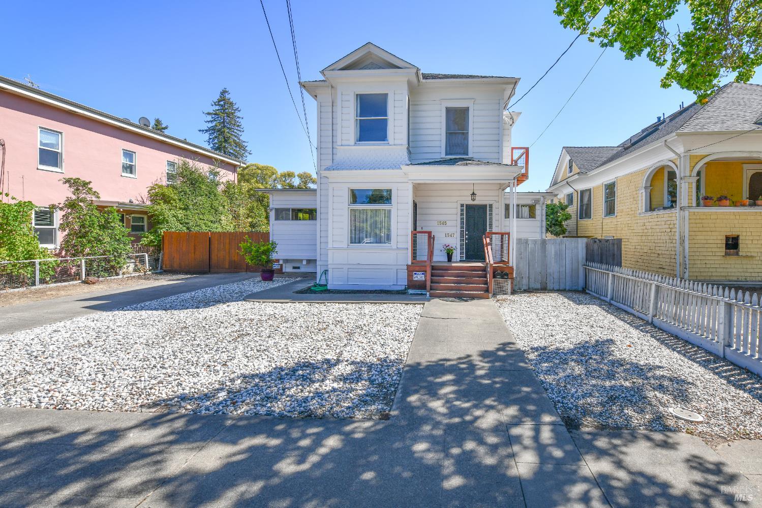 Detail Gallery Image 27 of 74 For 1545 Oak St, Napa,  CA 94559 - 2 Beds | 2 Baths