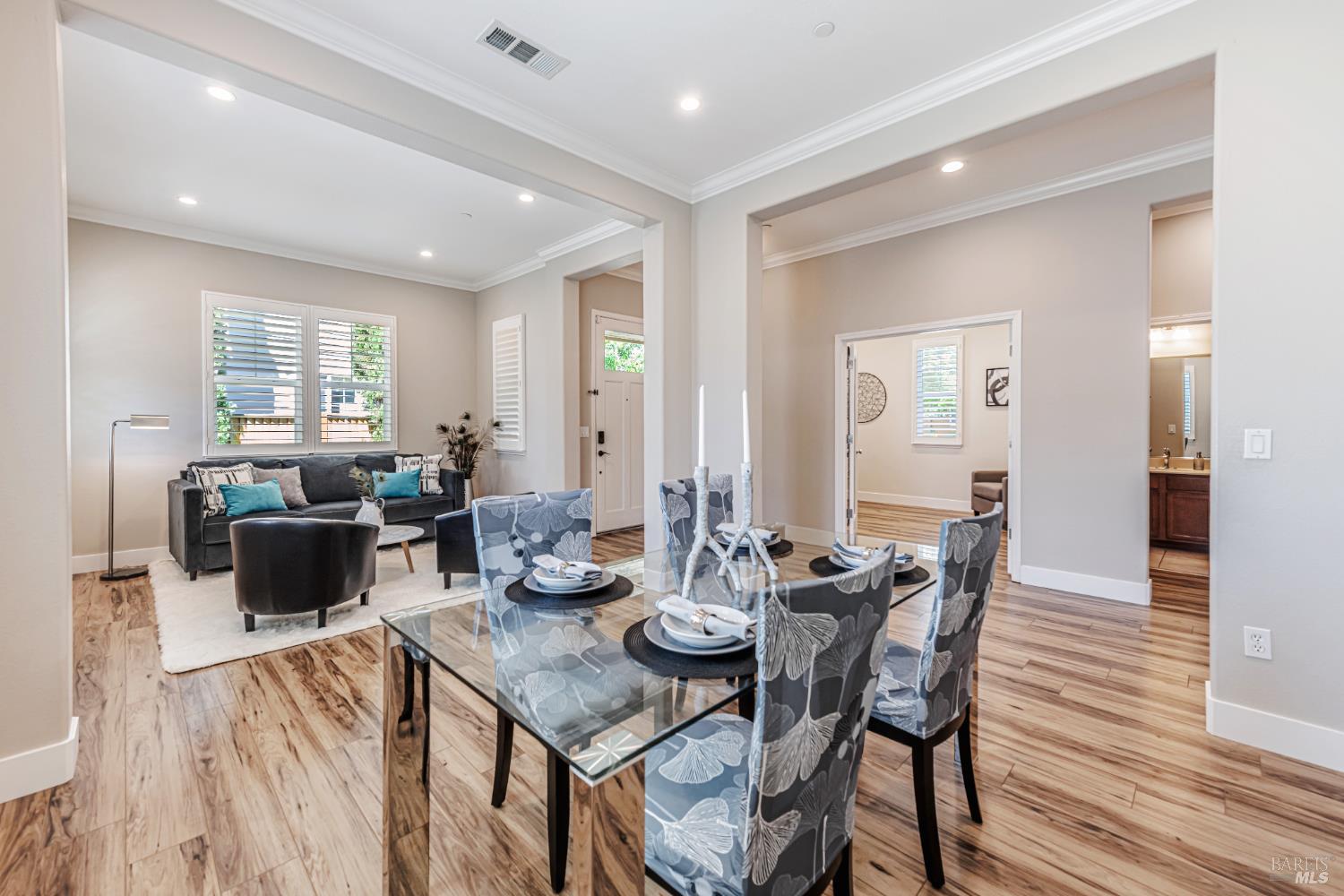 Detail Gallery Image 10 of 55 For 1678 Southridge Dr, Petaluma,  CA 94954 - 4 Beds | 3 Baths