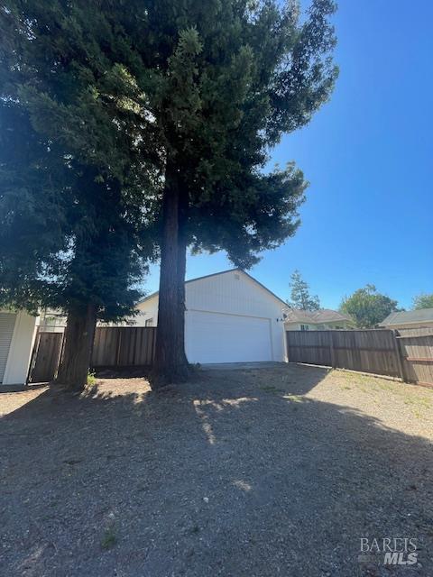 Detail Gallery Image 20 of 21 For 1020 Stony Glen Ln, Cotati,  CA 94931 - 3 Beds | 2/1 Baths