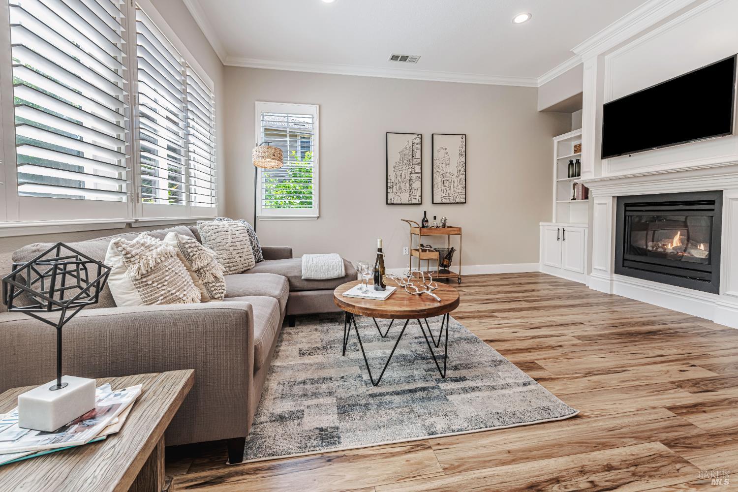 Detail Gallery Image 5 of 55 For 1678 Southridge Dr, Petaluma,  CA 94954 - 4 Beds | 3 Baths
