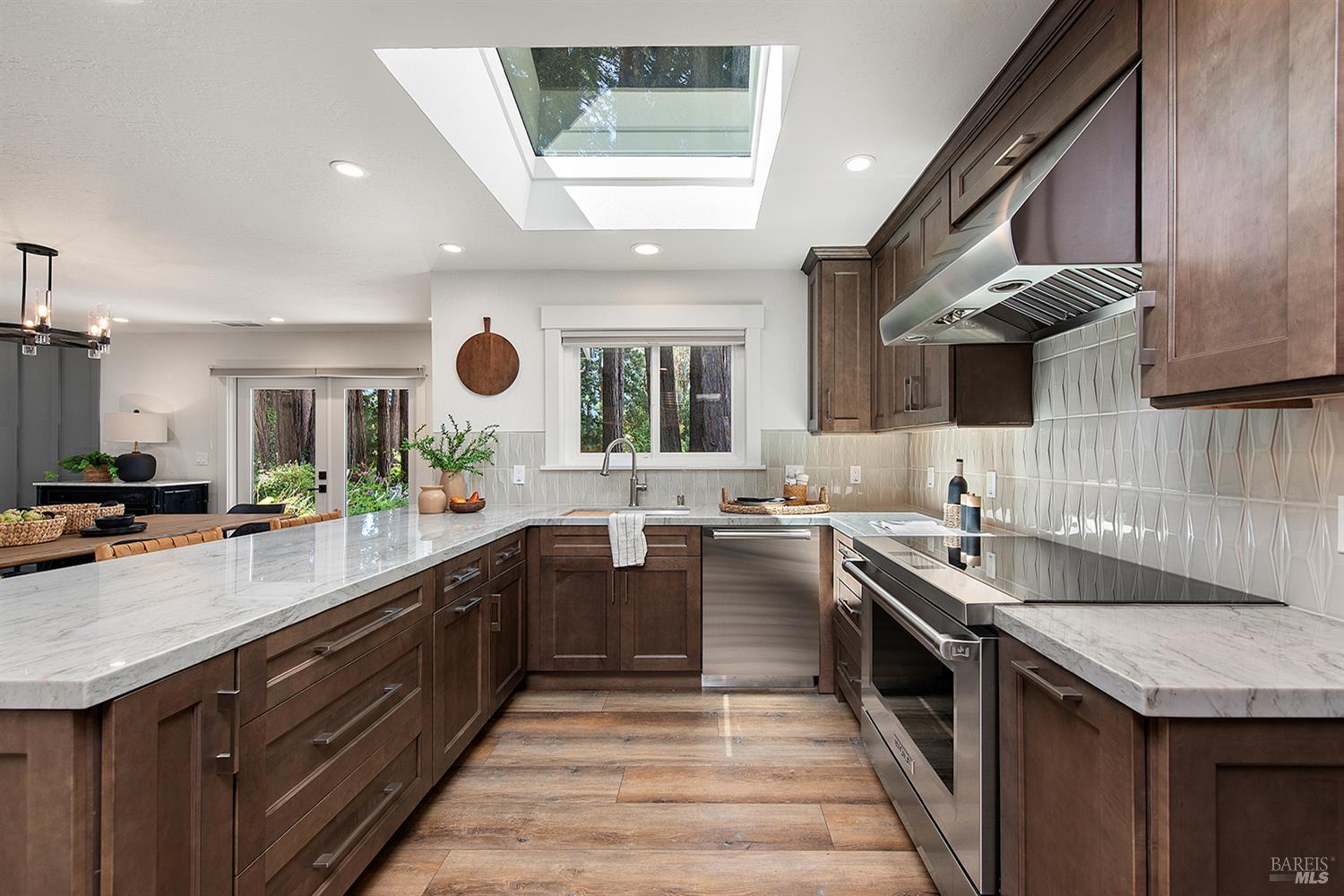 Detail Gallery Image 15 of 89 For 12675 Fiori Ln, Sebastopol,  CA 95472 - 4 Beds | 3/1 Baths