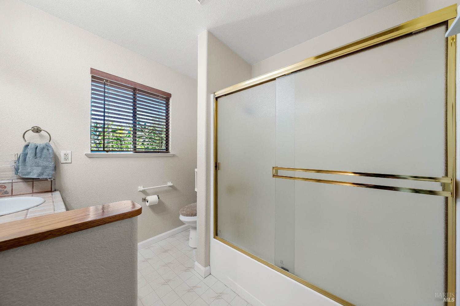 Detail Gallery Image 23 of 71 For 8700 Red Hills Rd, Kelseyville,  CA 95451 - 5 Beds | 3 Baths