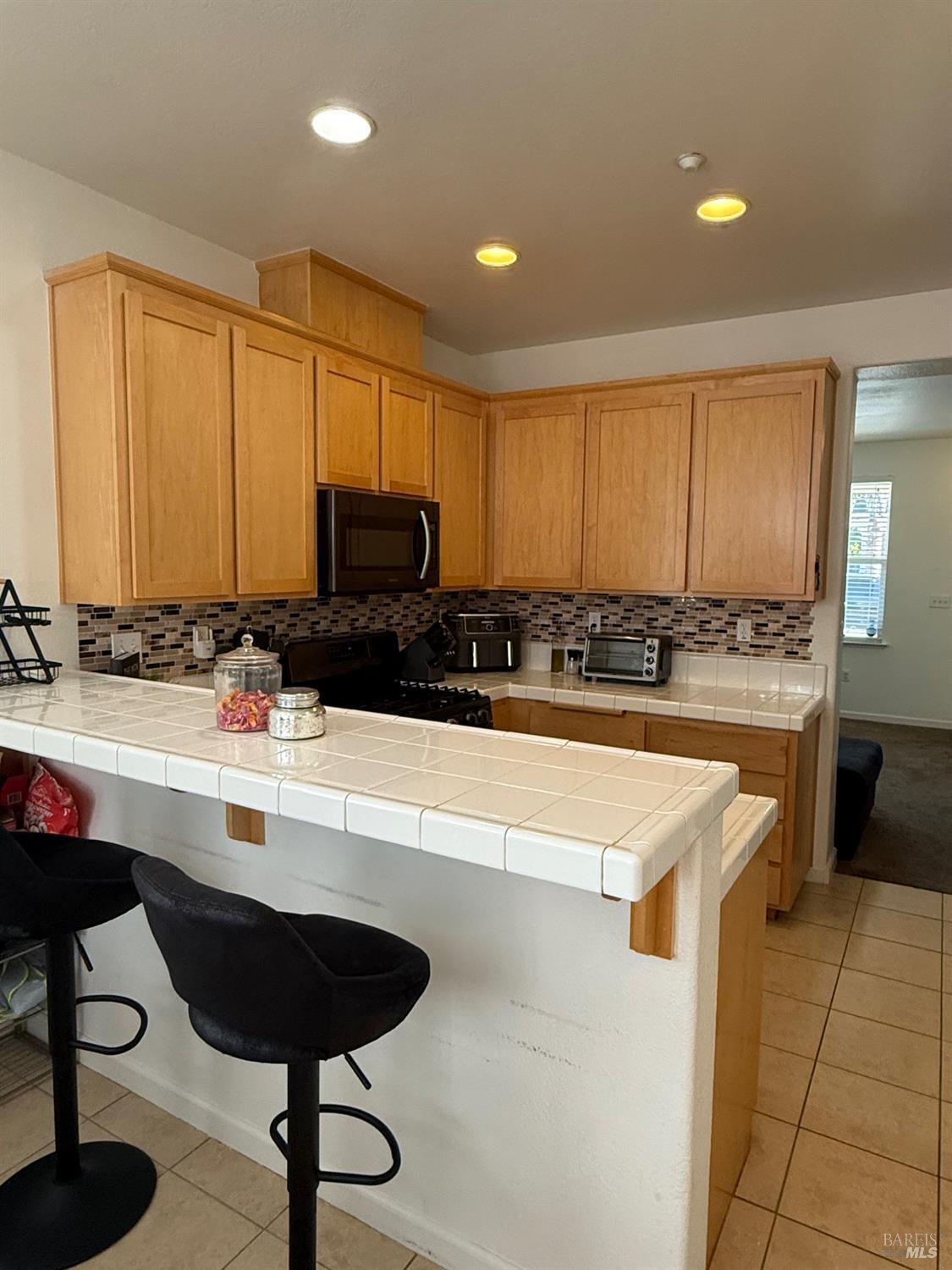 Detail Gallery Image 9 of 28 For 36 Corvina Way, American Canyon,  CA 94503 - 3 Beds | 2/1 Baths