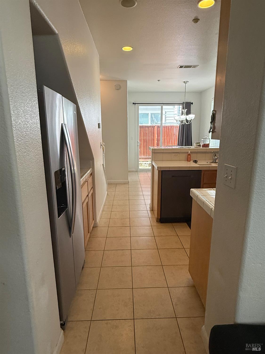 Detail Gallery Image 5 of 28 For 36 Corvina Way, American Canyon,  CA 94503 - 3 Beds | 2/1 Baths