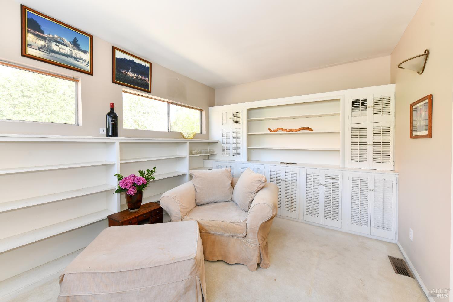 Detail Gallery Image 10 of 74 For 1545 Oak St, Napa,  CA 94559 - 2 Beds | 2 Baths
