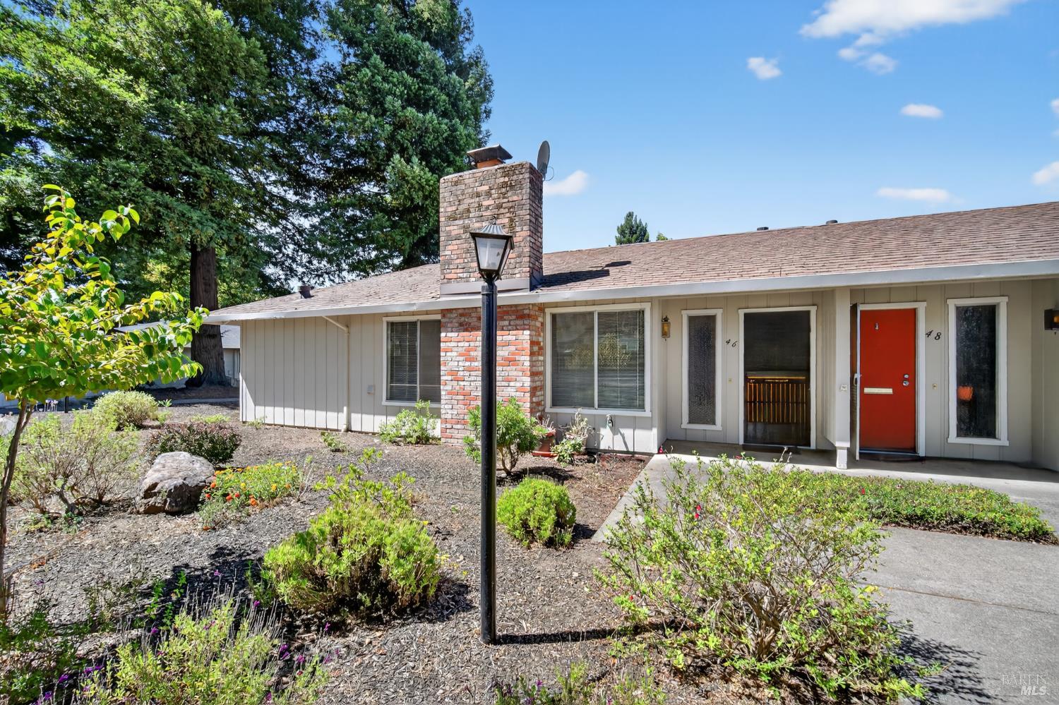 Detail Gallery Image 2 of 39 For 46 Aspen Meadows Cir, Santa Rosa,  CA 95409 - 1 Beds | 1 Baths