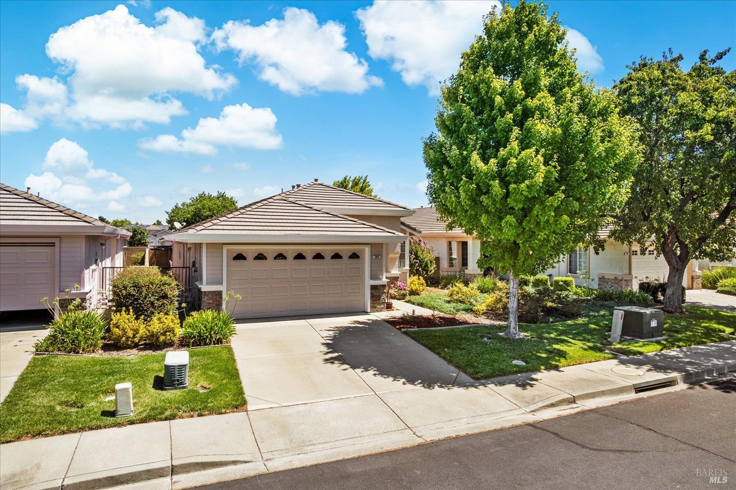 Detail Gallery Image 4 of 45 For 348 Trellis Ln, Vacaville,  CA 95687 - 2 Beds | 2 Baths