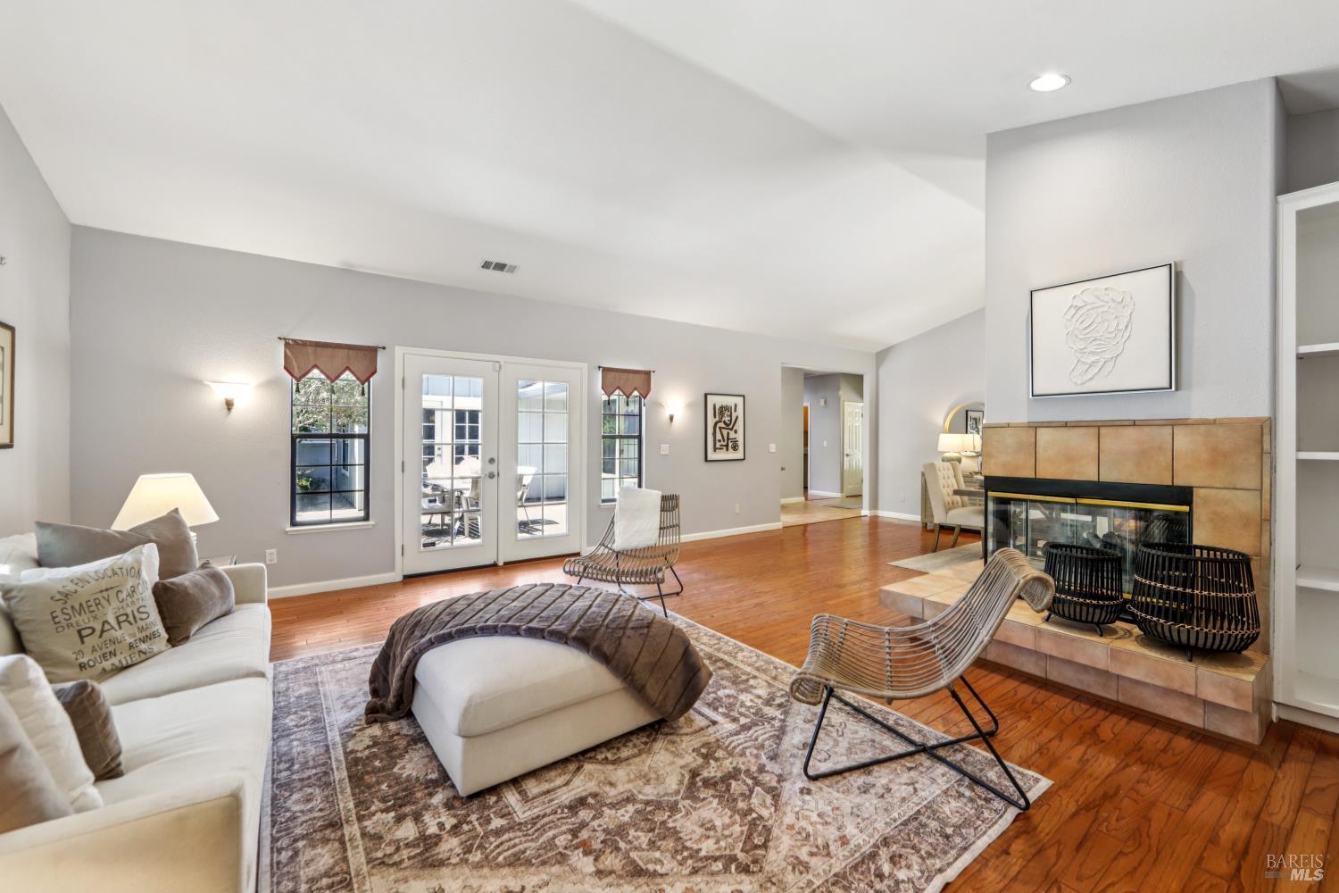 Detail Gallery Image 11 of 37 For 709 Amherst Cir, Sonoma,  CA 95476 - 3 Beds | 2 Baths