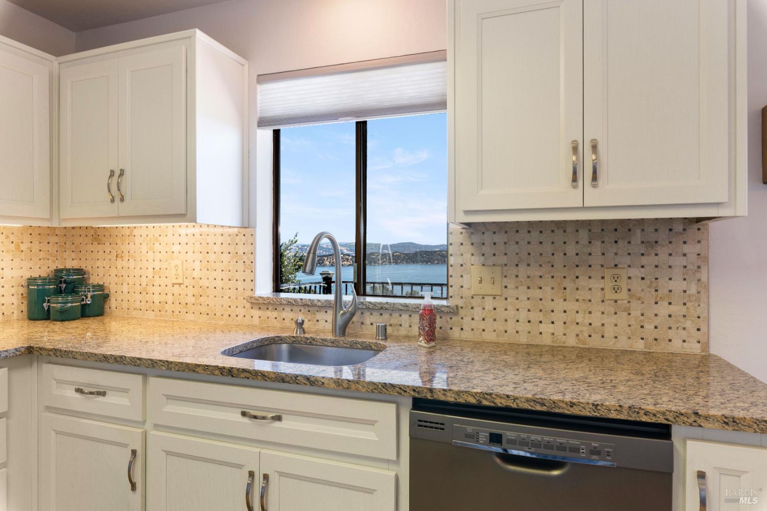 Detail Gallery Image 12 of 41 For 8640 Harbor View Dr, Kelseyville,  CA 95451 - 3 Beds | 2 Baths