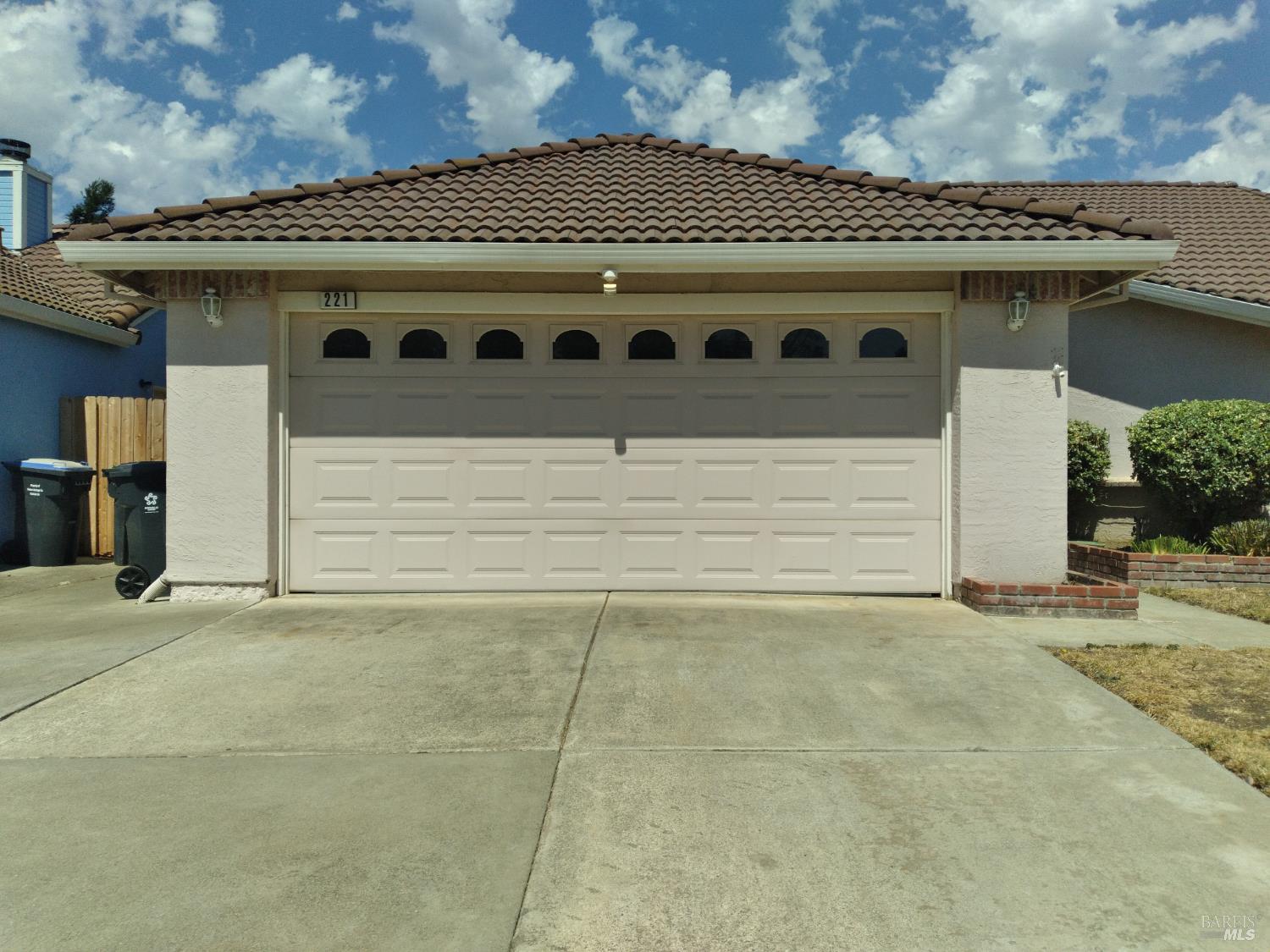 Detail Gallery Image 2 of 28 For 221 Sunhaven Dr, Fairfield,  CA 94533 - 3 Beds | 2 Baths