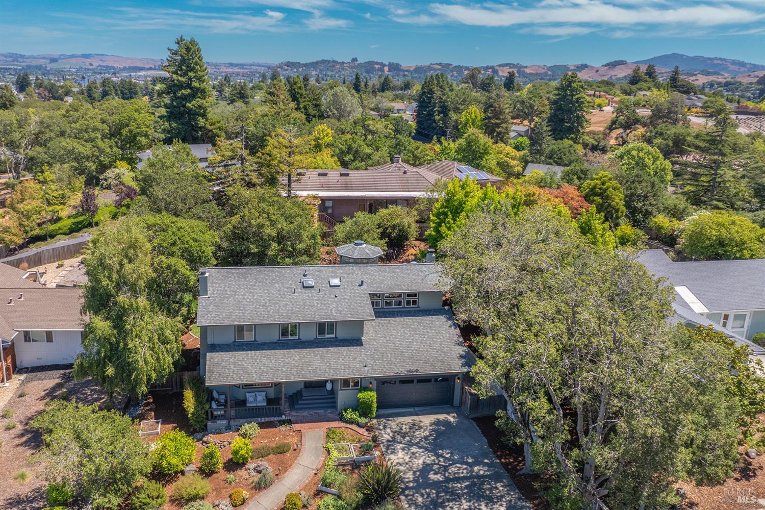 Detail Gallery Image 51 of 61 For 620 Elm Dr, Petaluma,  CA 94952 - 5 Beds | 2/1 Baths