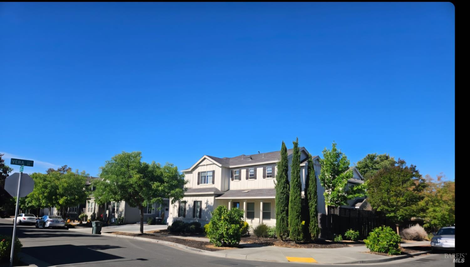 Detail Gallery Image 2 of 9 For 2353 George Ln, Santa Rosa,  CA 95403 - 3 Beds | 2/1 Baths