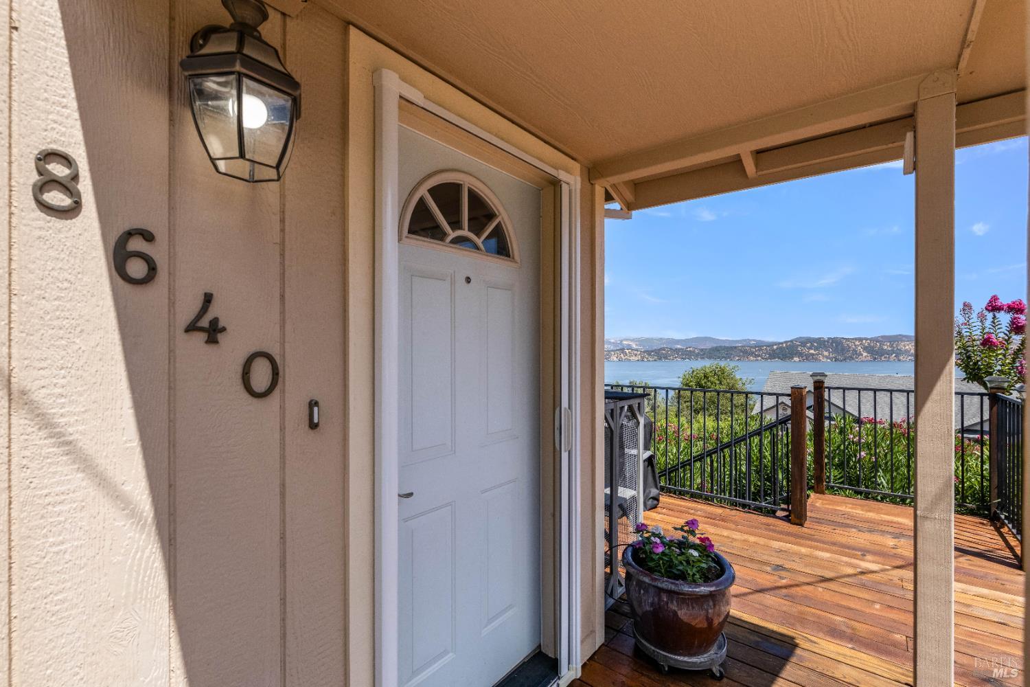 Detail Gallery Image 4 of 41 For 8640 Harbor View Dr, Kelseyville,  CA 95451 - 3 Beds | 2 Baths