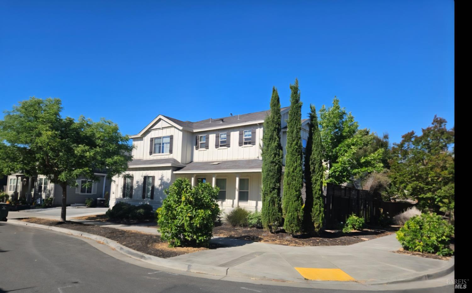 Detail Gallery Image 1 of 9 For 2353 George Ln, Santa Rosa,  CA 95403 - 3 Beds | 2/1 Baths
