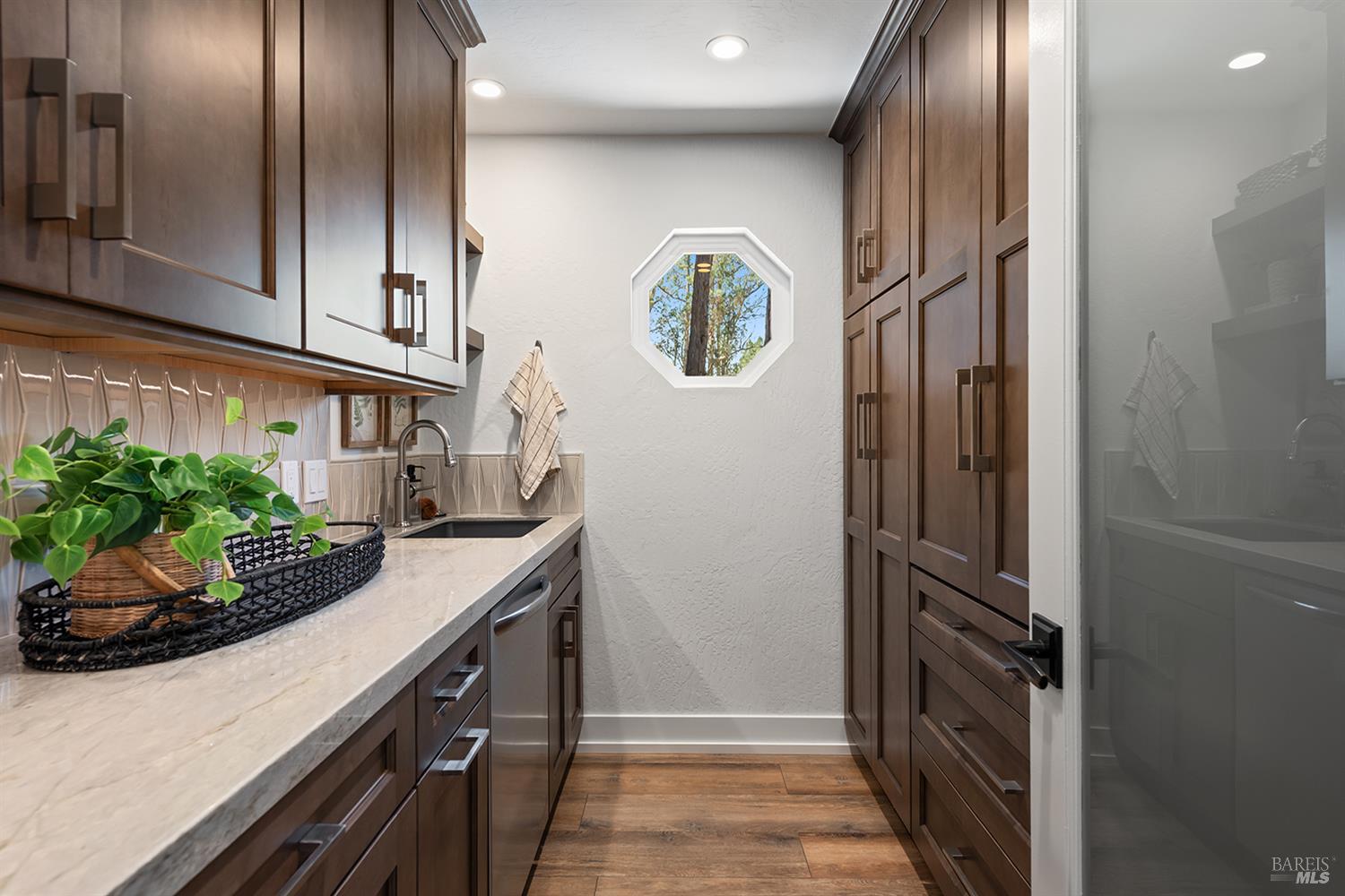 Detail Gallery Image 13 of 89 For 12675 Fiori Ln, Sebastopol,  CA 95472 - 4 Beds | 3/1 Baths