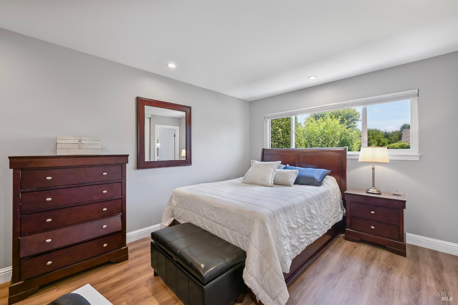 Detail Gallery Image 17 of 33 For 38 San Ramon Way, Novato,  CA 94945 - 3 Beds | 2 Baths