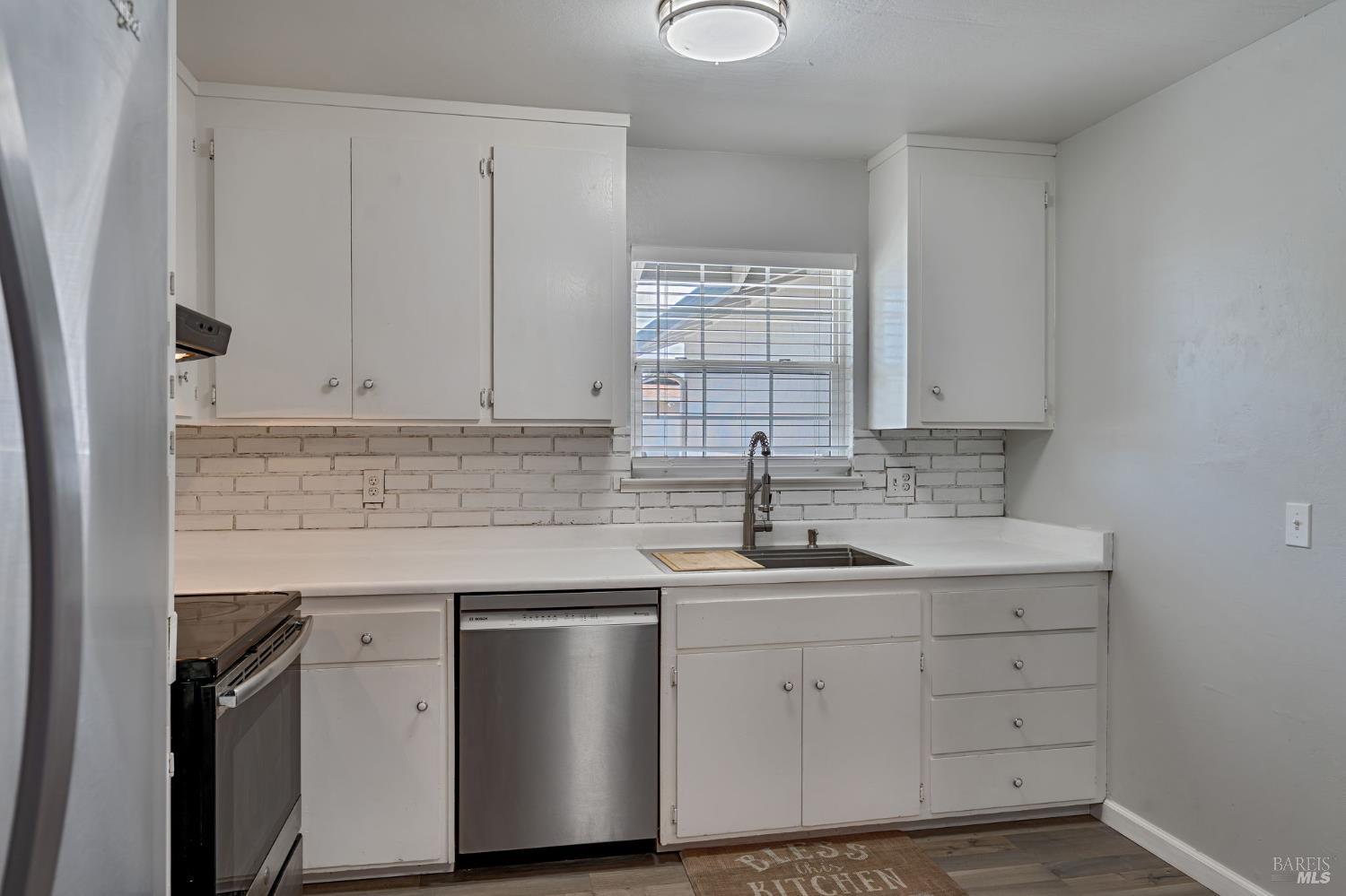 Detail Gallery Image 12 of 40 For 85 Tahoe Dr, Rio Vista,  CA 94571 - 3 Beds | 1/1 Baths