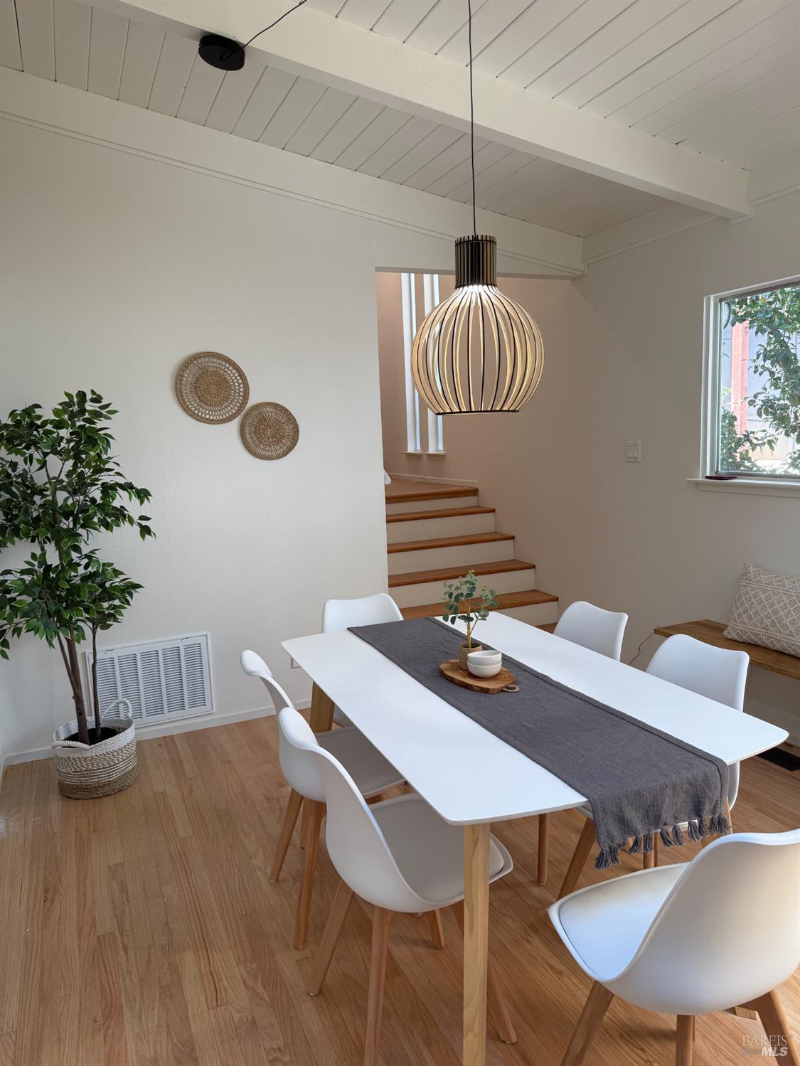 Detail Gallery Image 8 of 45 For 157 Homestead Blvd, Mill Valley,  CA 94941 - 2 Beds | 1 Baths