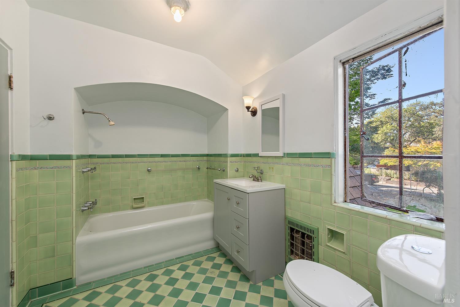 Detail Gallery Image 37 of 55 For 650 S Fitch Mountain Rd, Healdsburg,  CA 95448 - 3 Beds | 3 Baths