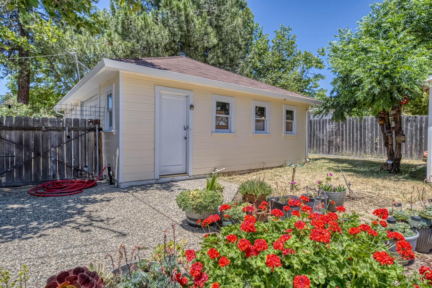 Detail Gallery Image 33 of 58 For 3440 Beach St, Nice,  CA 95464 - 2 Beds | 1 Baths