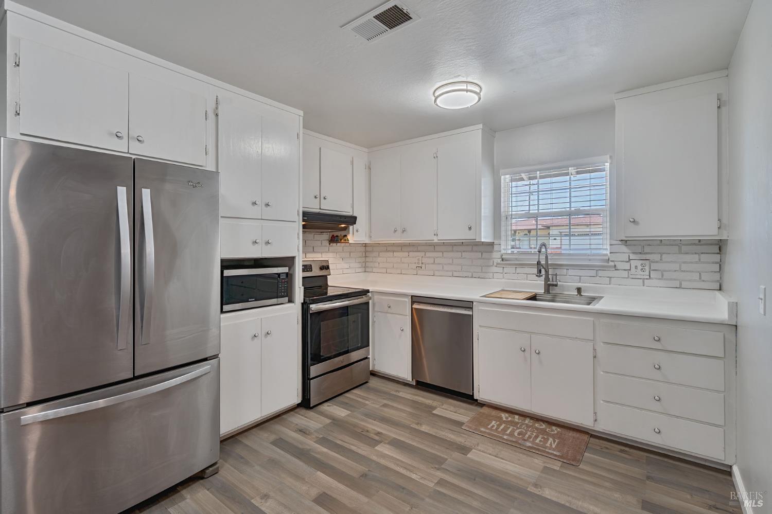 Detail Gallery Image 11 of 40 For 85 Tahoe Dr, Rio Vista,  CA 94571 - 3 Beds | 1/1 Baths