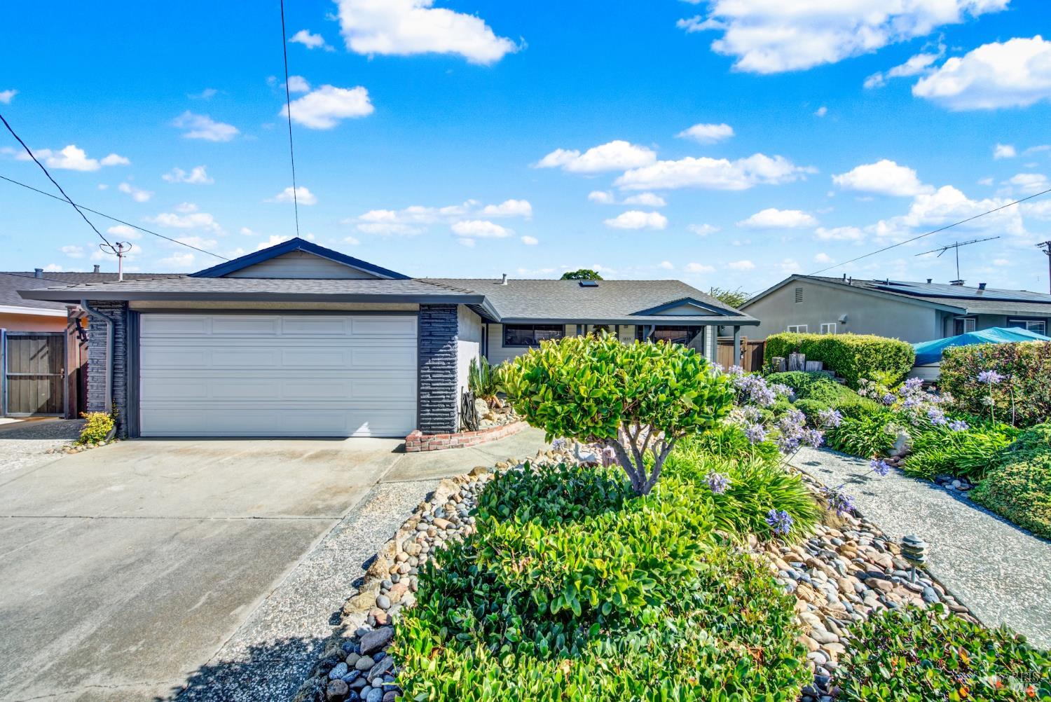 Detail Gallery Image 6 of 85 For 1835 Egret Ln, Hayward,  CA 94545 - 3 Beds | 2 Baths