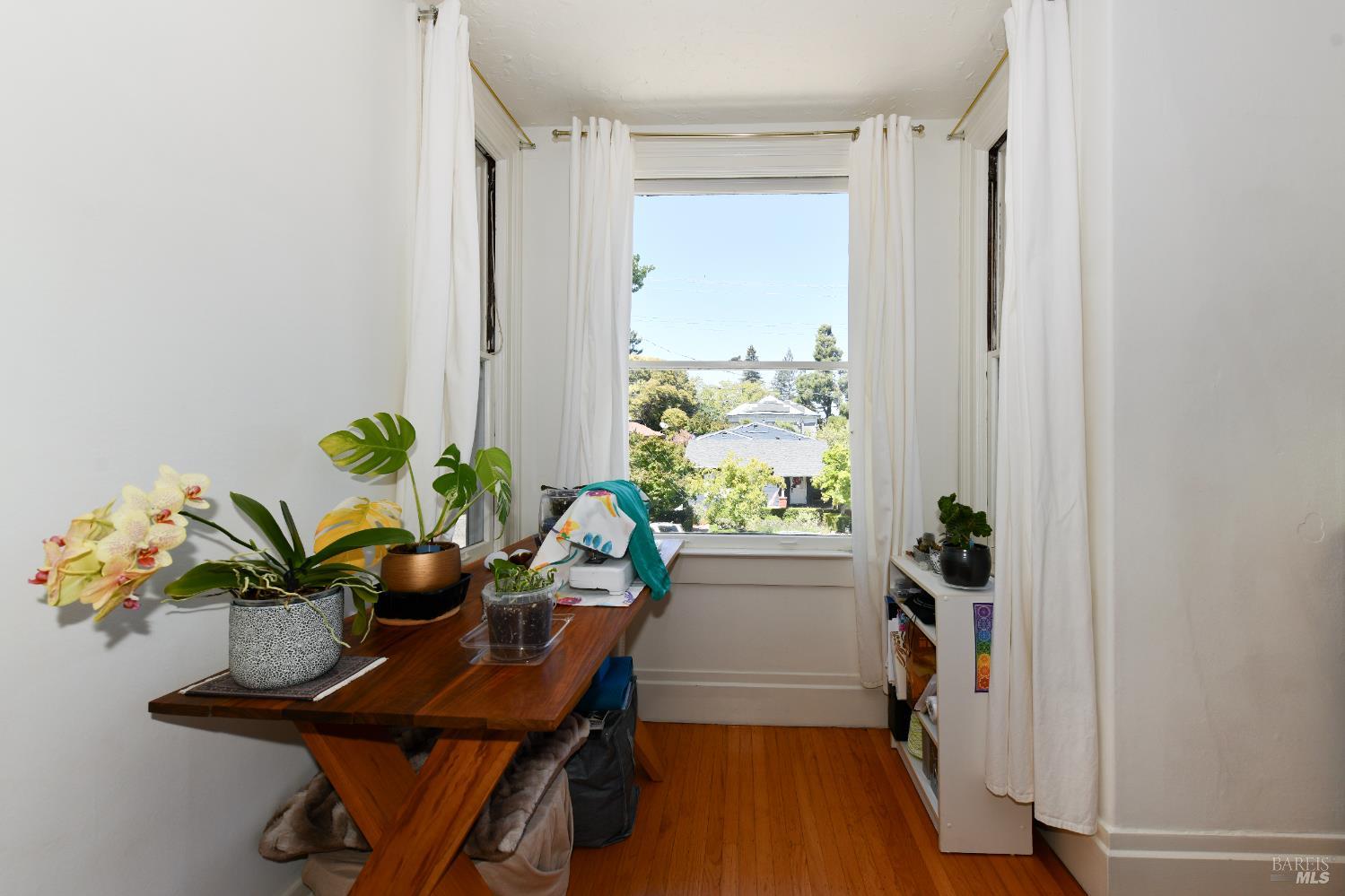 Detail Gallery Image 31 of 74 For 1545 Oak St, Napa,  CA 94559 - 2 Beds | 2 Baths