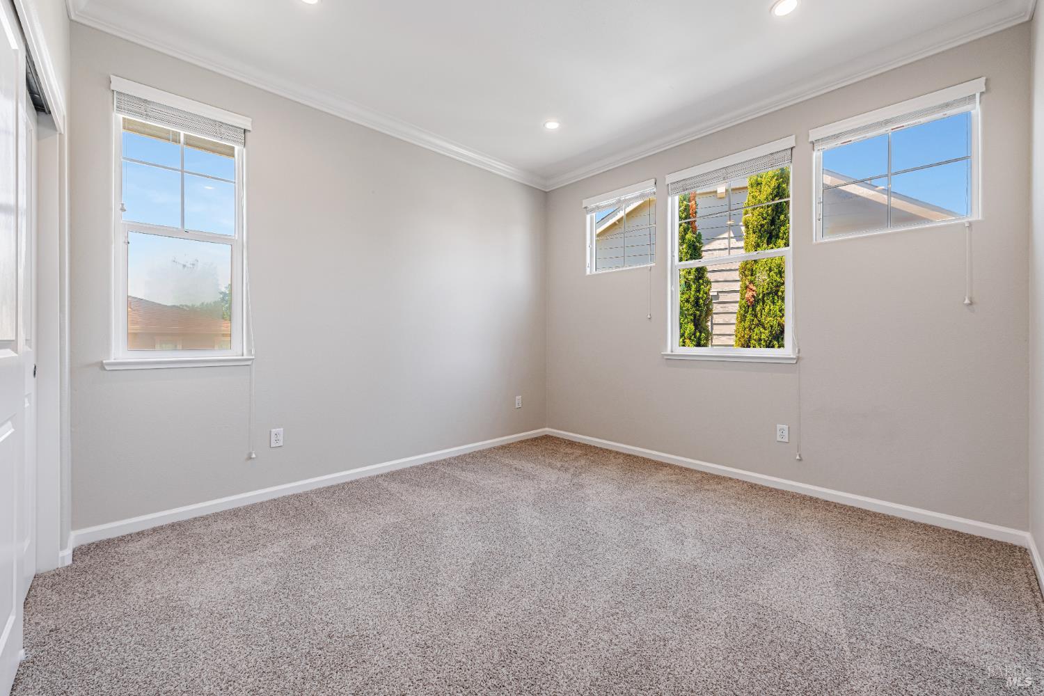 Detail Gallery Image 39 of 55 For 1678 Southridge Dr, Petaluma,  CA 94954 - 4 Beds | 3 Baths