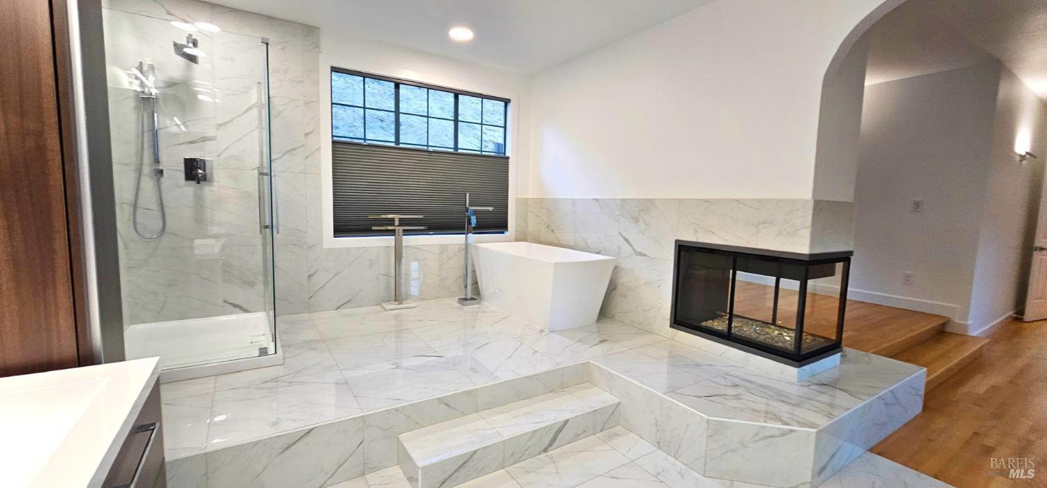 Detail Gallery Image 17 of 42 For 174 Main Dr, San Rafael,  CA 94901 - 5 Beds | 2 Baths