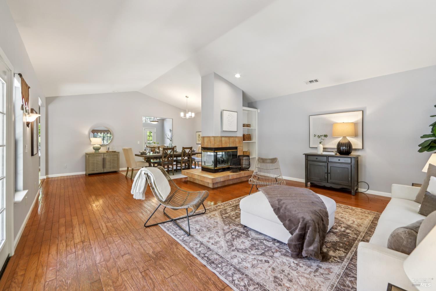Detail Gallery Image 12 of 37 For 709 Amherst Cir, Sonoma,  CA 95476 - 3 Beds | 2 Baths