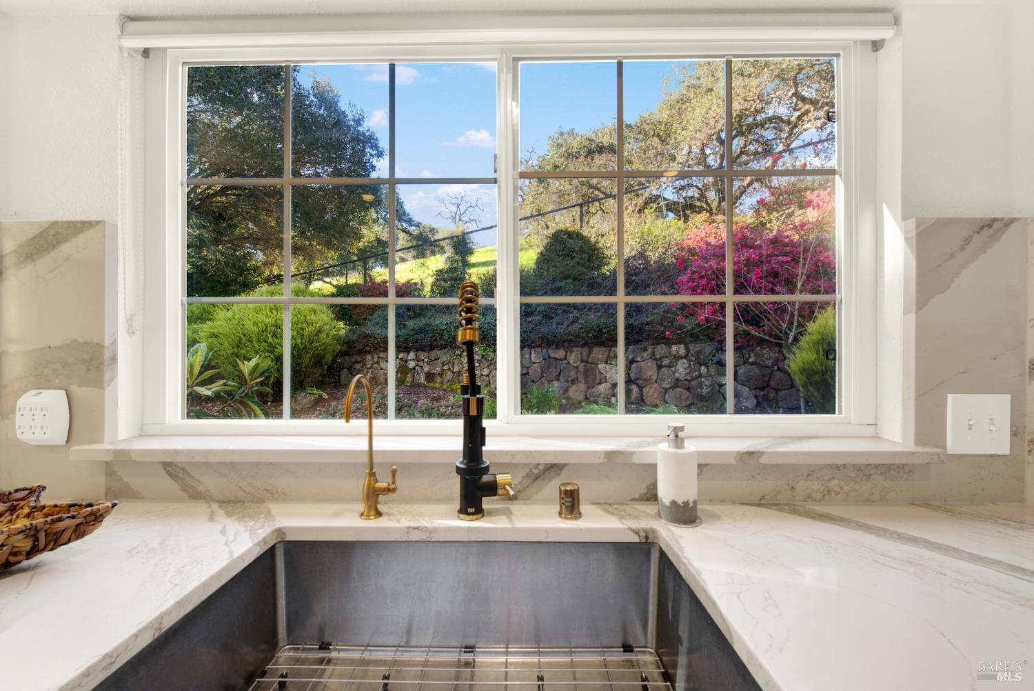 Detail Gallery Image 31 of 85 For 26 Clement Ct, Napa,  CA 94558 - 3 Beds | 2/1 Baths