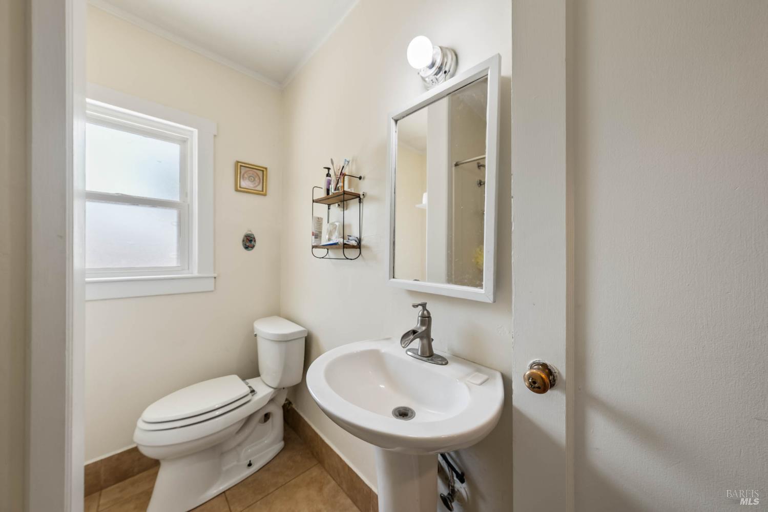 Detail Gallery Image 7 of 58 For 3440 Beach St, Nice,  CA 95464 - 2 Beds | 1 Baths