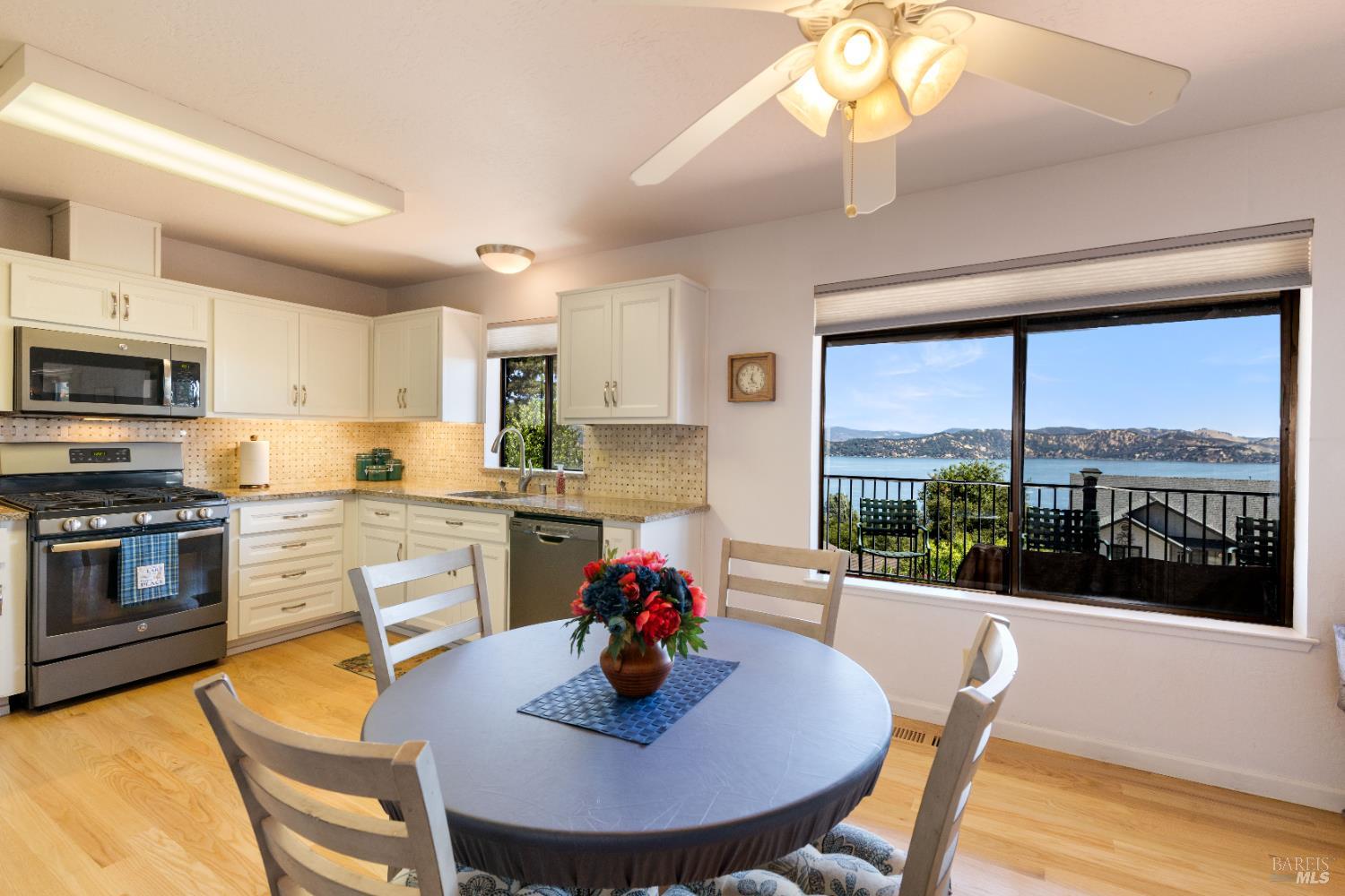 Detail Gallery Image 6 of 41 For 8640 Harbor View Dr, Kelseyville,  CA 95451 - 3 Beds | 2 Baths