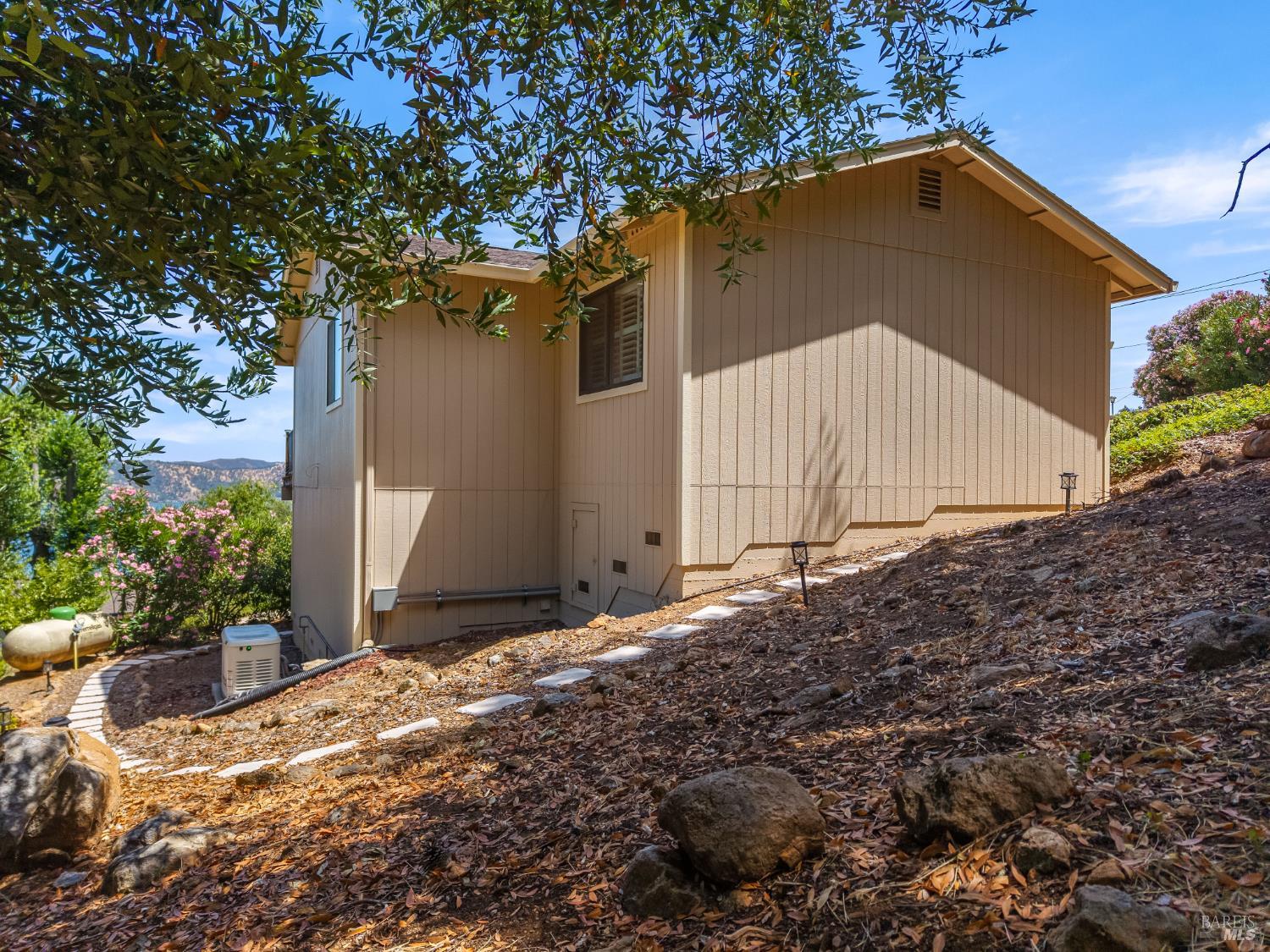 Detail Gallery Image 37 of 41 For 8640 Harbor View Dr, Kelseyville,  CA 95451 - 3 Beds | 2 Baths