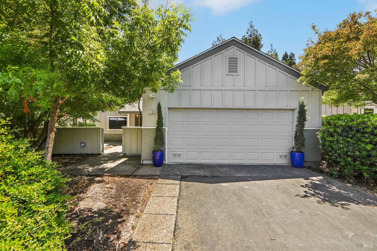 Detail Gallery Image 2 of 37 For 709 Amherst Cir, Sonoma,  CA 95476 - 3 Beds | 2 Baths
