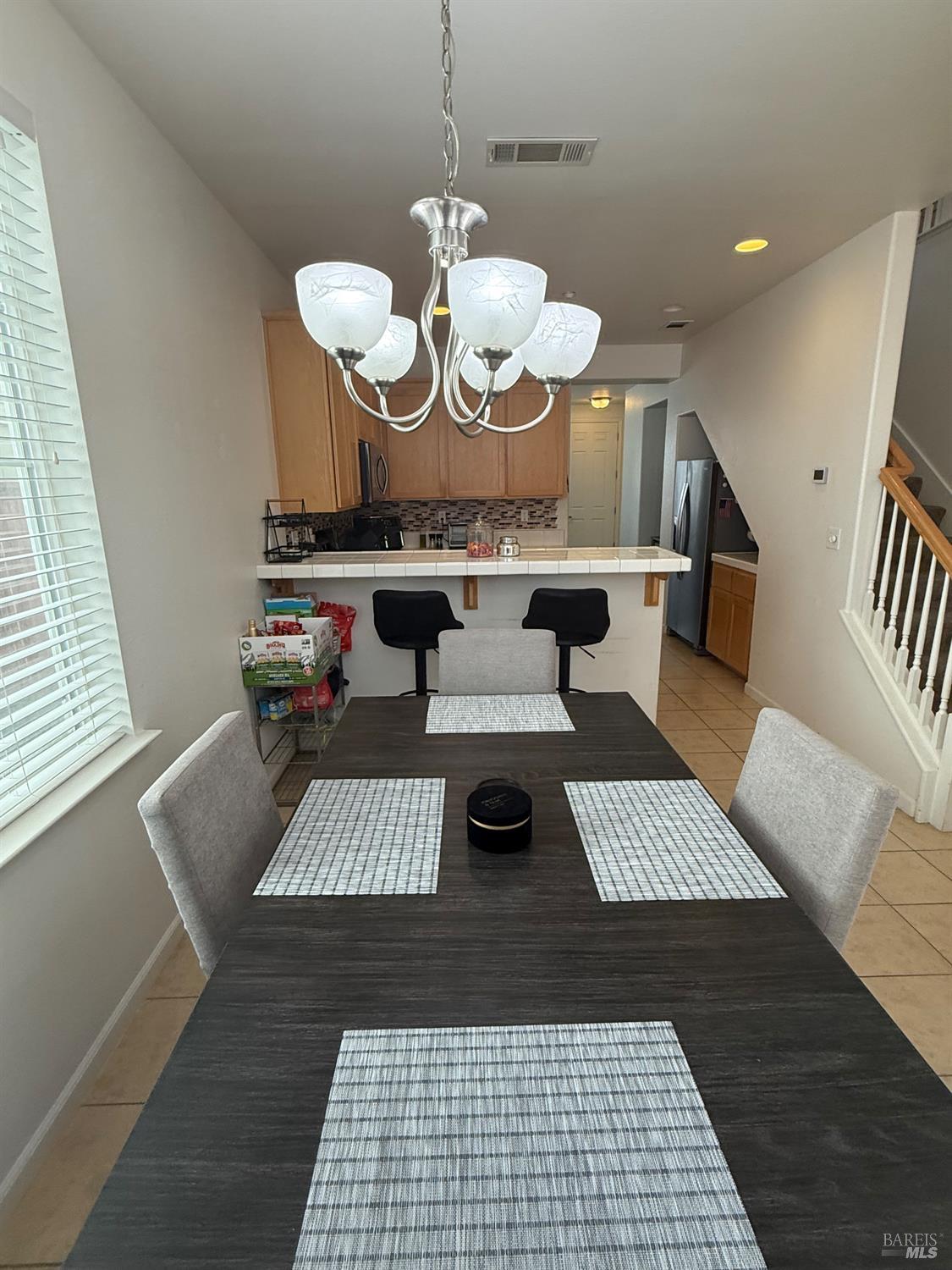 Detail Gallery Image 10 of 28 For 36 Corvina Way, American Canyon,  CA 94503 - 3 Beds | 2/1 Baths