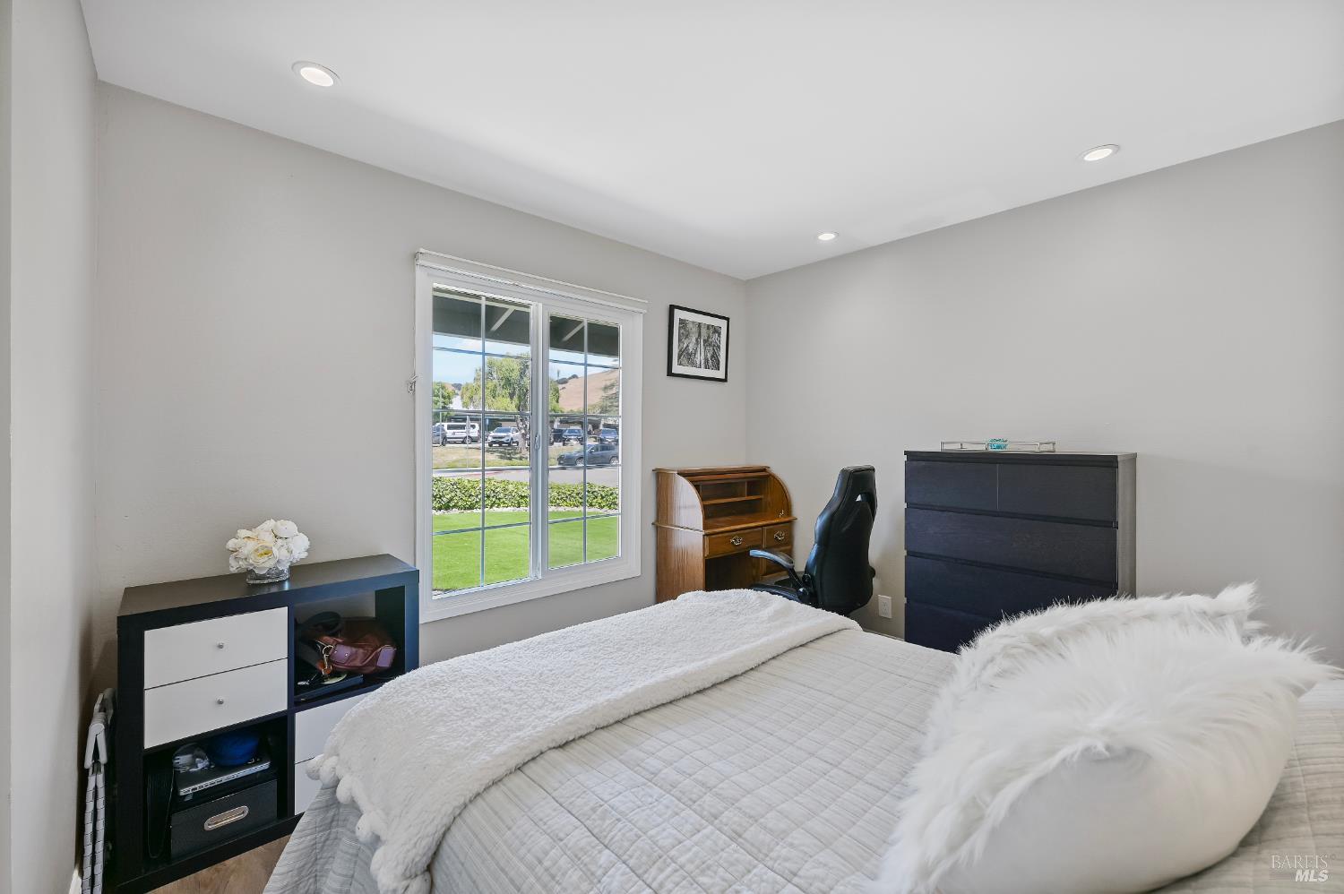 Detail Gallery Image 22 of 33 For 38 San Ramon Way, Novato,  CA 94945 - 3 Beds | 2 Baths
