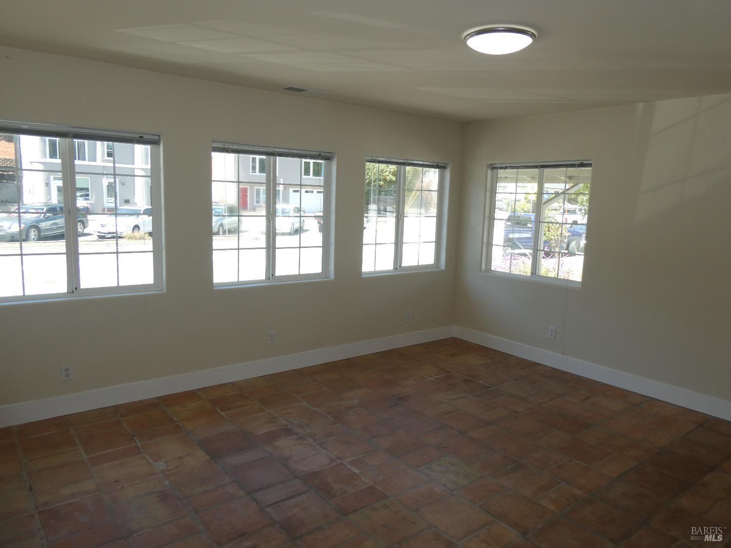 Detail Gallery Image 15 of 22 For 295 Miller Ave, Mill Valley,  CA 94941 - – Beds | – Baths