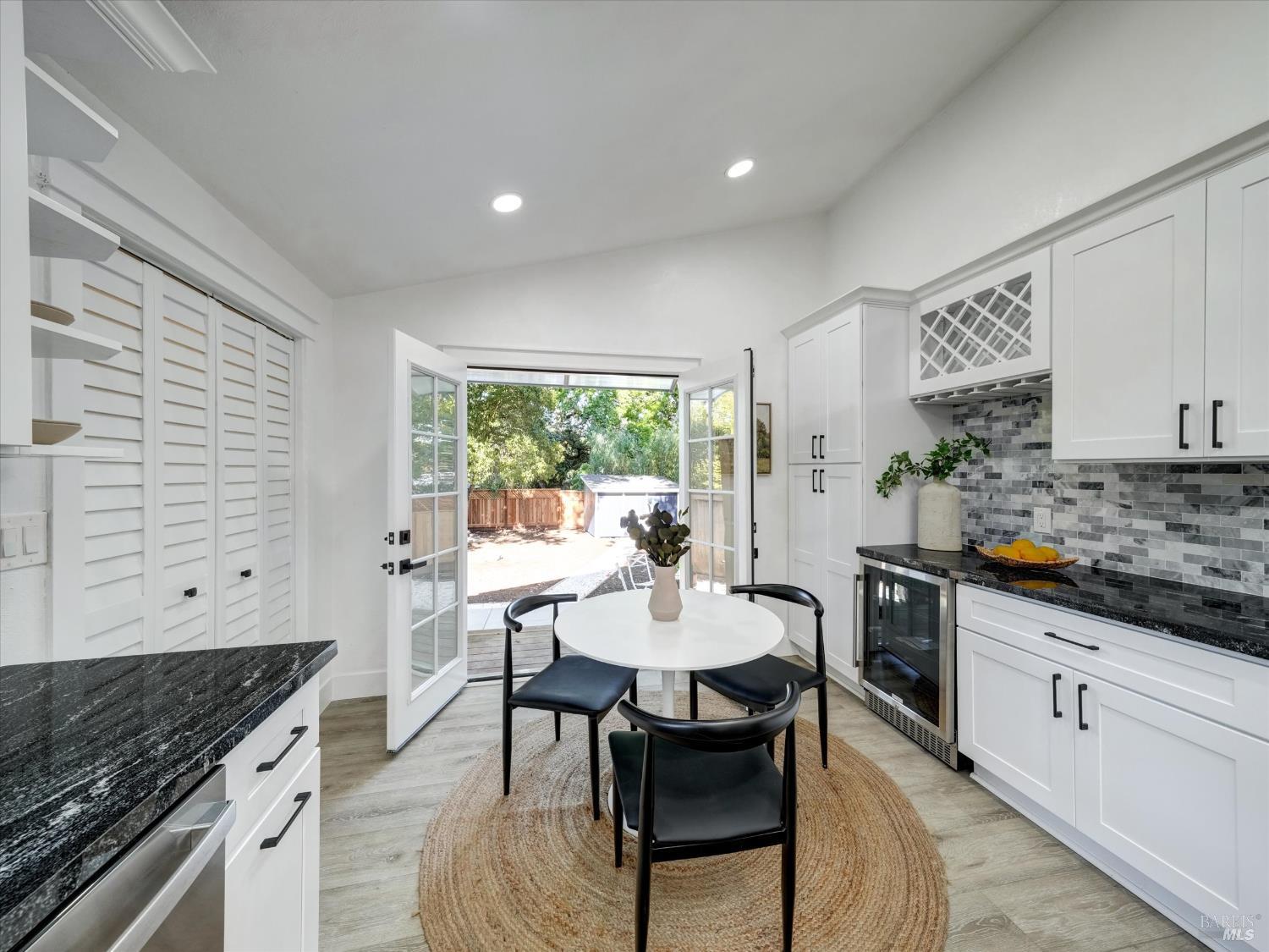 Detail Gallery Image 16 of 42 For 381 Johnson St, Sebastopol,  CA 95472 - 2 Beds | 1 Baths