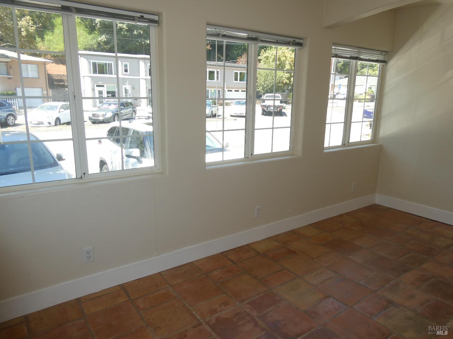 Detail Gallery Image 14 of 22 For 295 Miller Ave, Mill Valley,  CA 94941 - – Beds | – Baths