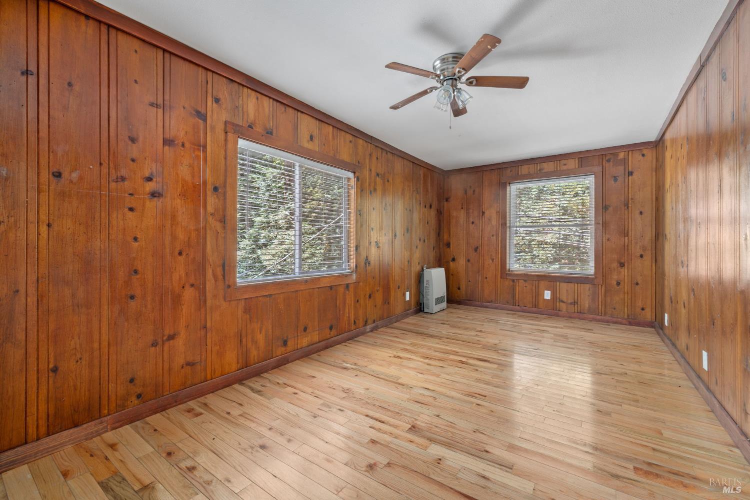 Detail Gallery Image 15 of 19 For 14446 Old Cazadero Rd, Guerneville,  CA 95446 - 6 Beds | 3 Baths