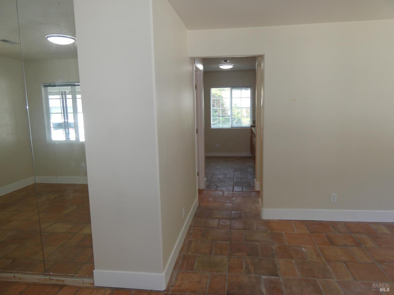 Detail Gallery Image 19 of 22 For 295 Miller Ave, Mill Valley,  CA 94941 - – Beds | – Baths