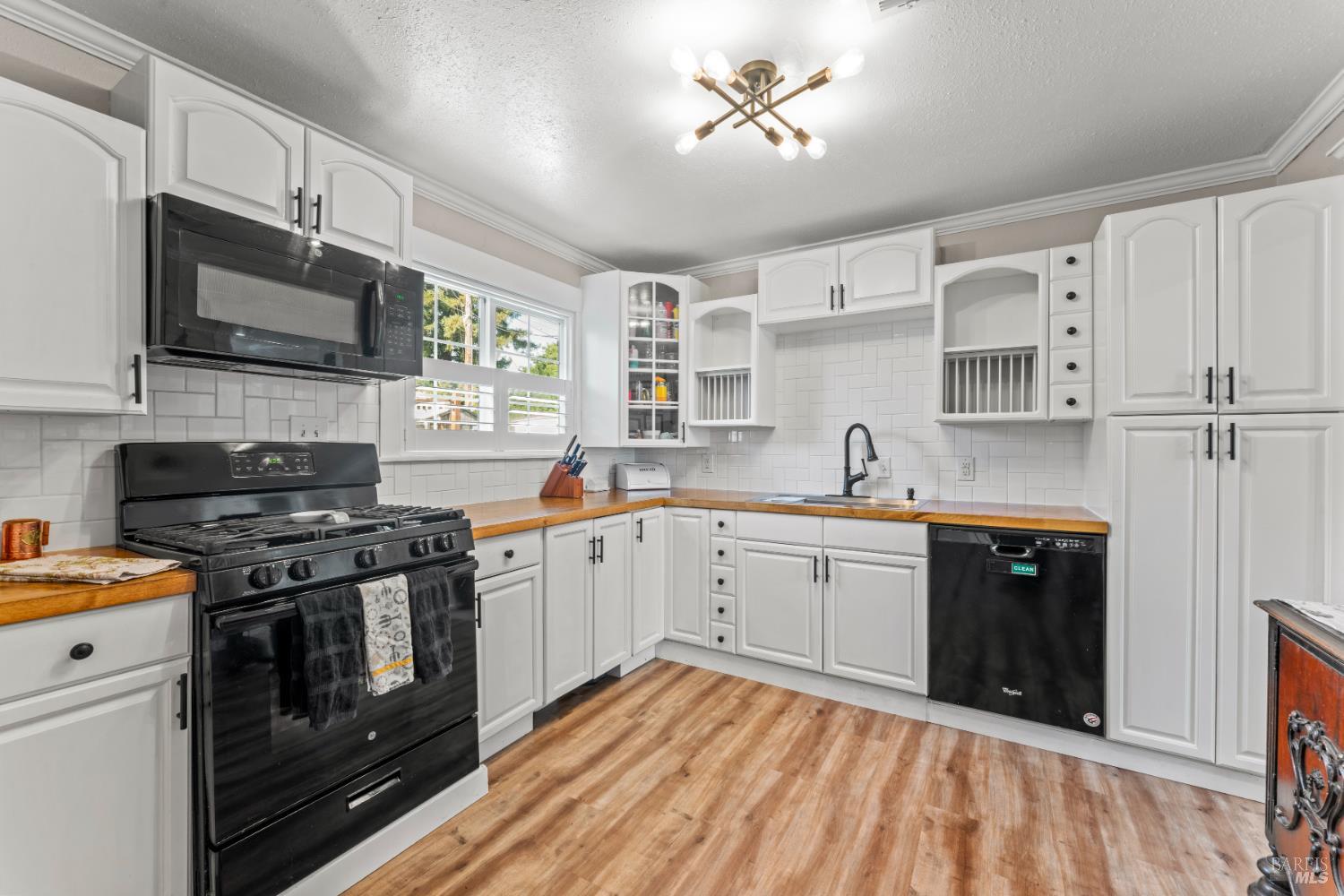Detail Gallery Image 6 of 28 For 332 Cottonwood St, Vacaville,  CA 95688 - 3 Beds | 1 Baths