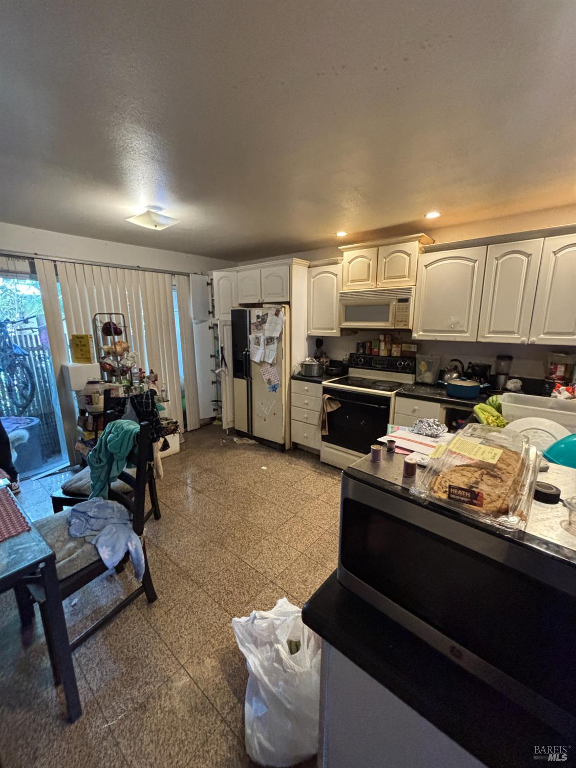 Detail Gallery Image 8 of 14 For 35 Fairfax St #8,  San Rafael,  CA 94901 - 2 Beds | 1 Baths