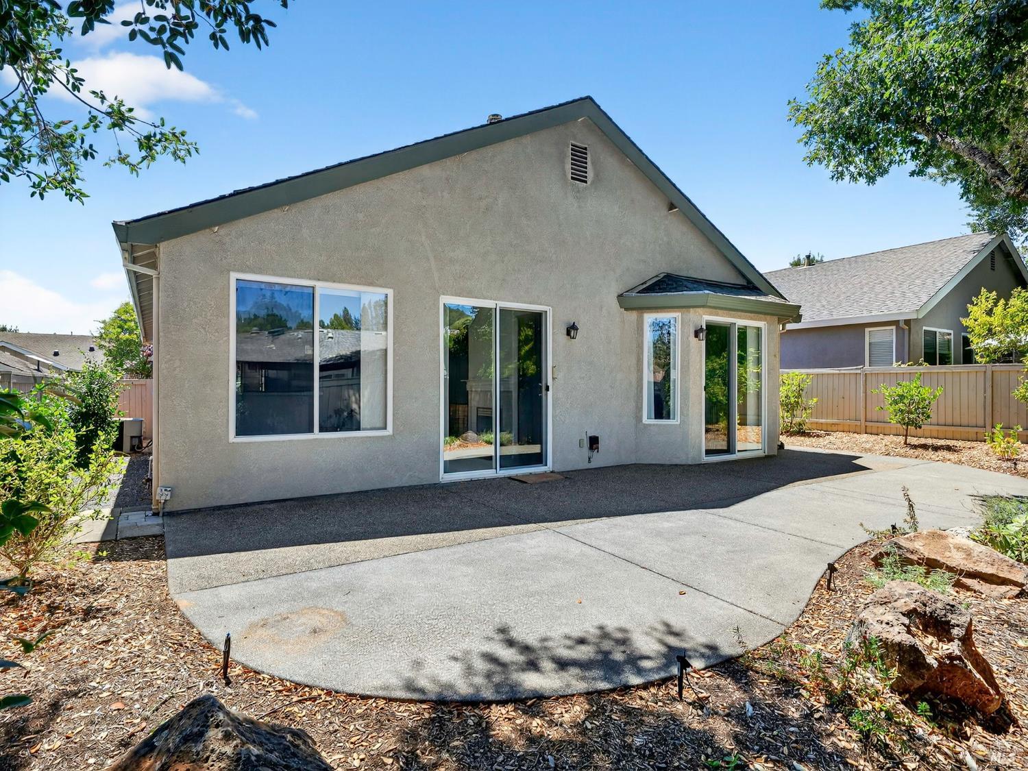 Detail Gallery Image 26 of 51 For 148 Porterfield Creek Dr, Cloverdale,  CA 95425 - 2 Beds | 2 Baths