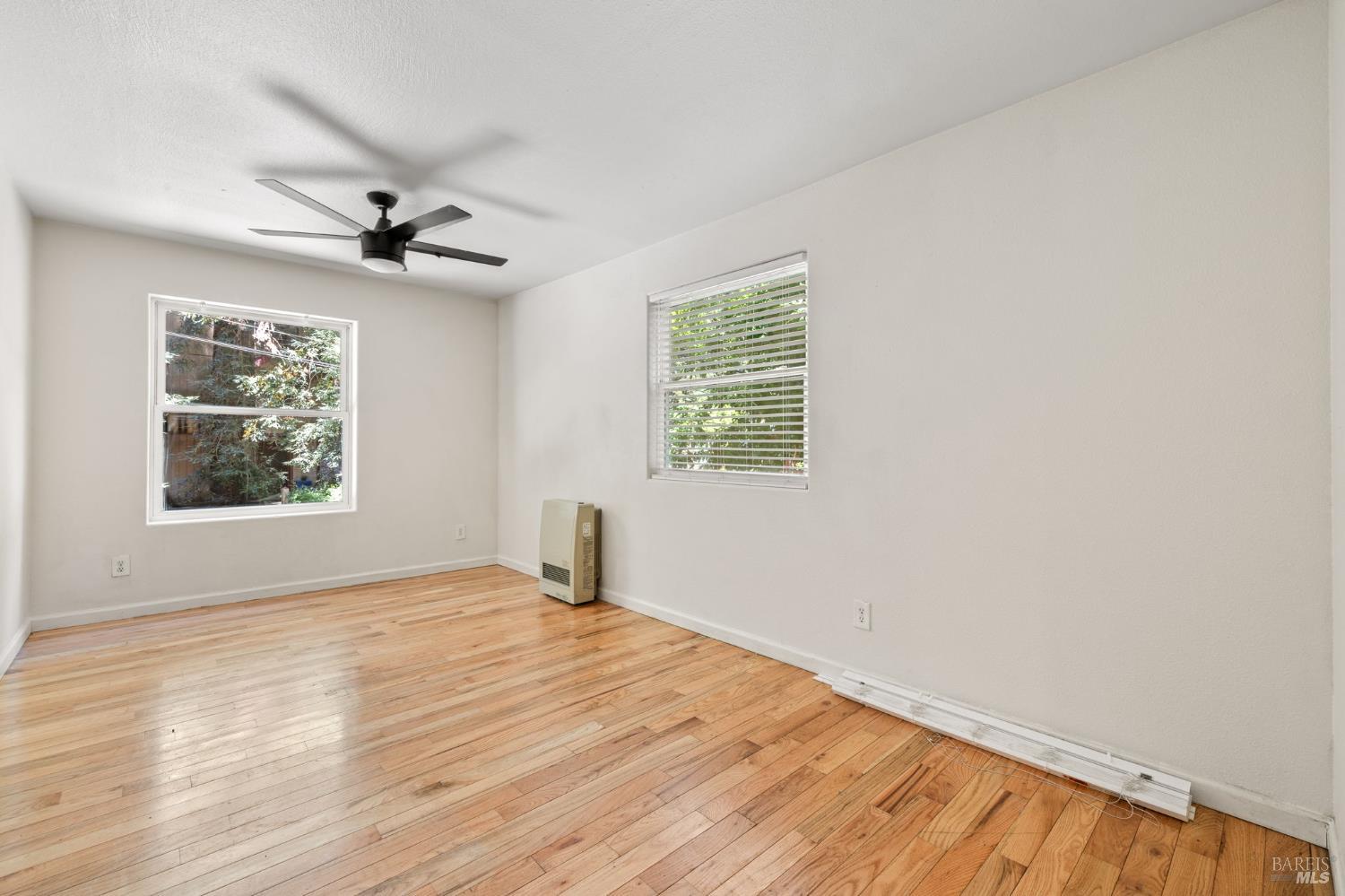 Detail Gallery Image 10 of 19 For 14446 Old Cazadero Rd, Guerneville,  CA 95446 - 6 Beds | 3 Baths