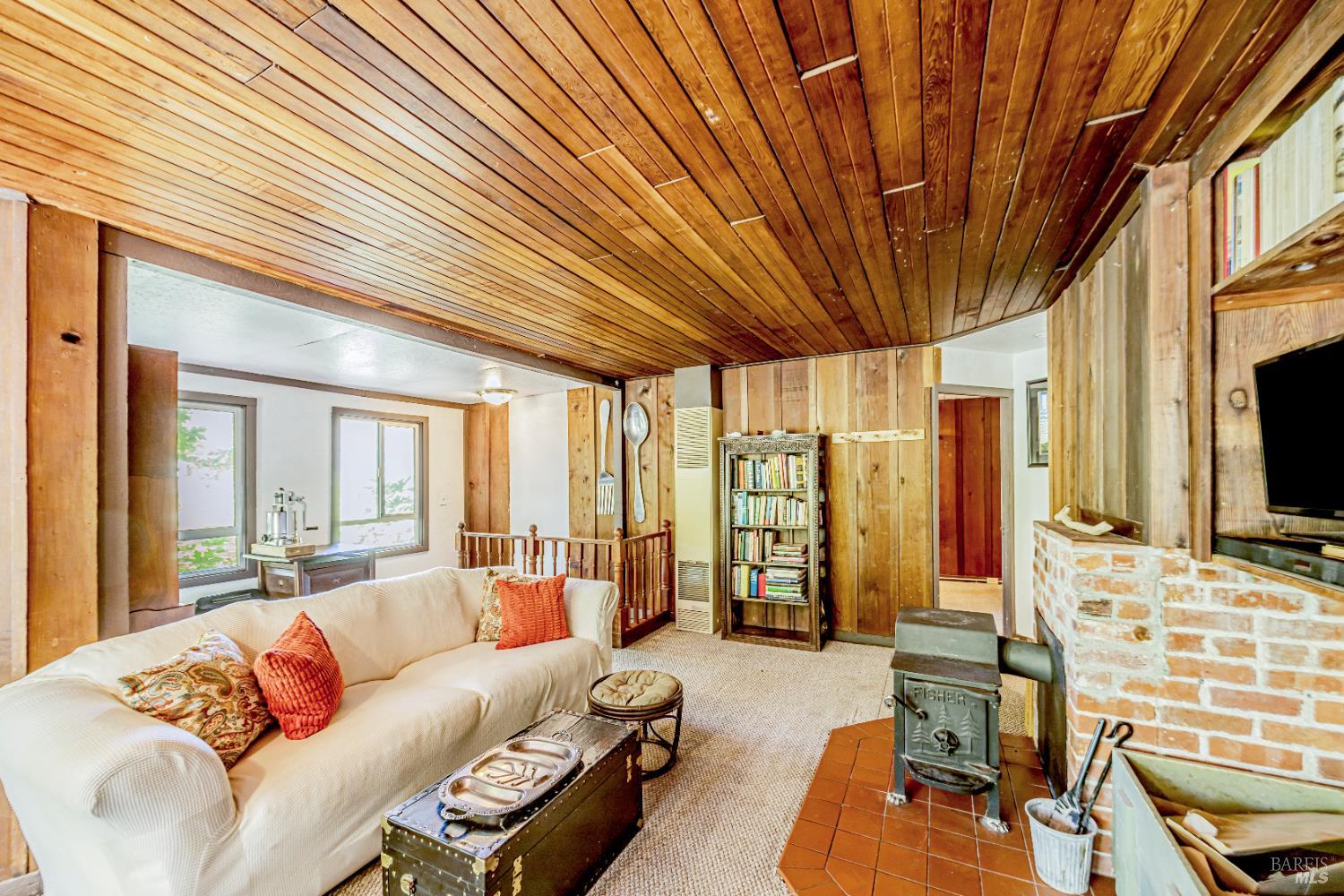 Detail Gallery Image 6 of 37 For 11777 Madrona Rd, Forestville,  CA 95436 - 3 Beds | 1 Baths