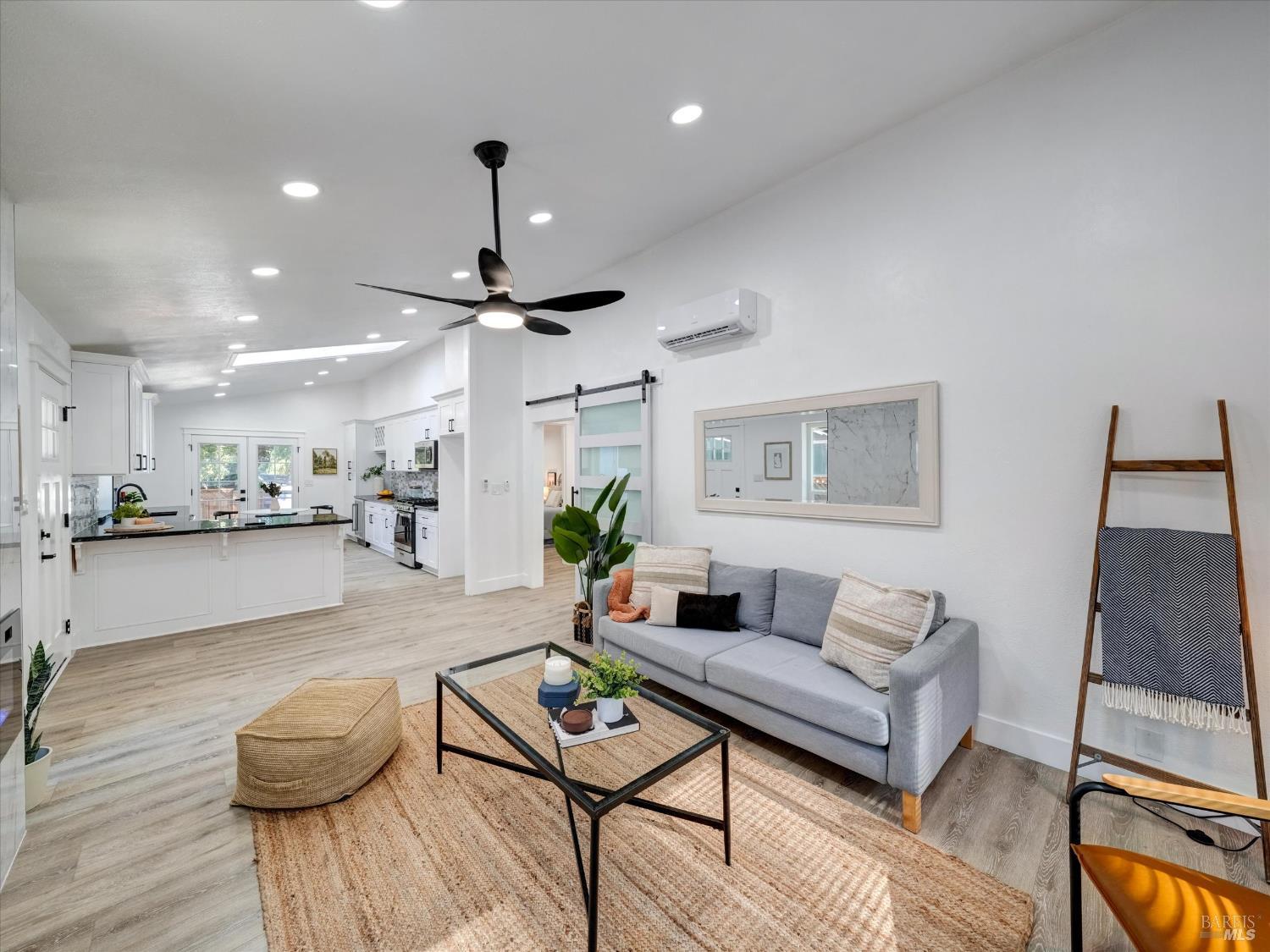 Detail Gallery Image 11 of 42 For 381 Johnson St, Sebastopol,  CA 95472 - 2 Beds | 1 Baths