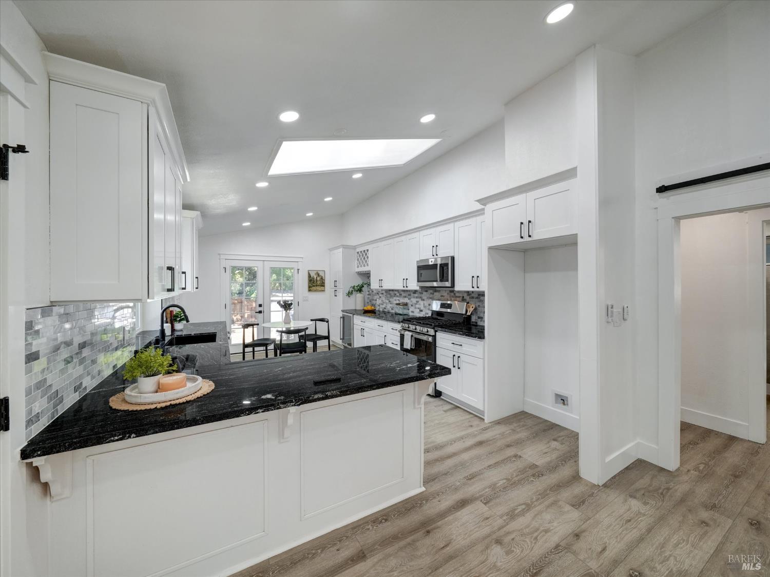 Detail Gallery Image 12 of 42 For 381 Johnson St, Sebastopol,  CA 95472 - 2 Beds | 1 Baths