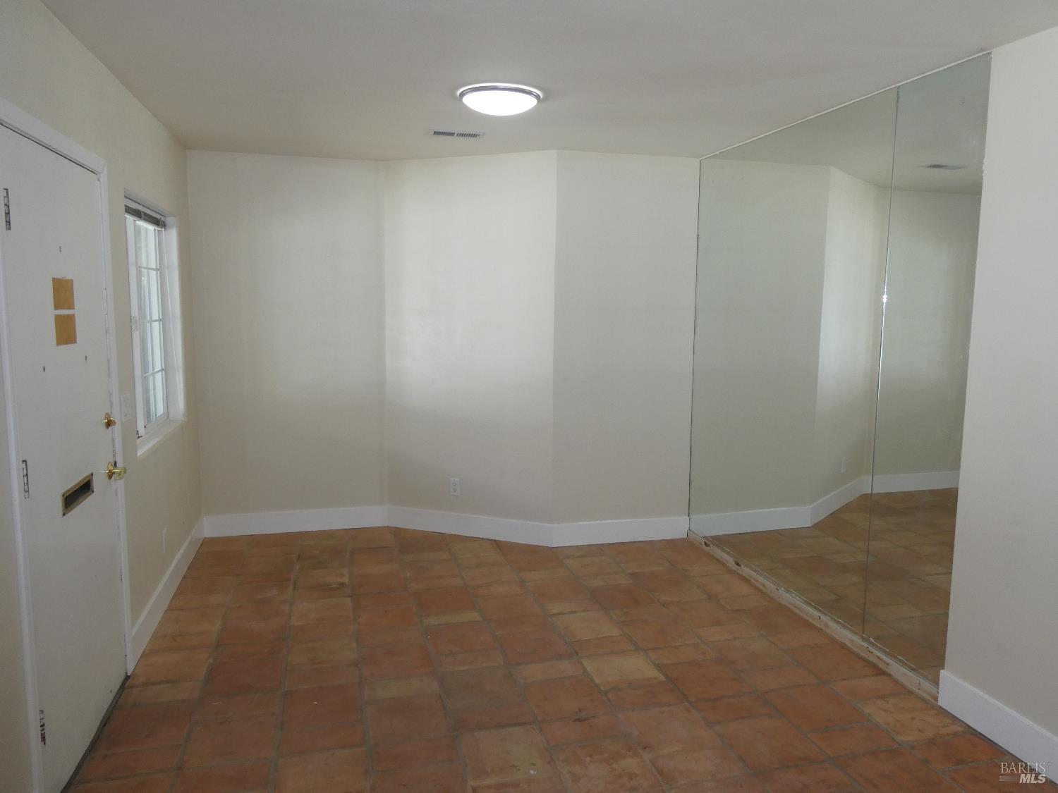 Detail Gallery Image 18 of 22 For 295 Miller Ave, Mill Valley,  CA 94941 - – Beds | – Baths